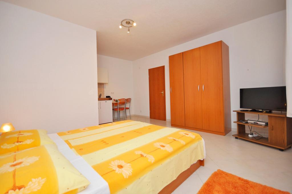 Apartments Ivan Duće Rom bilde