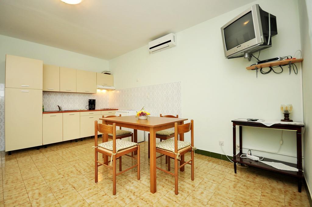 Apartments Ivan Duće Rom bilde